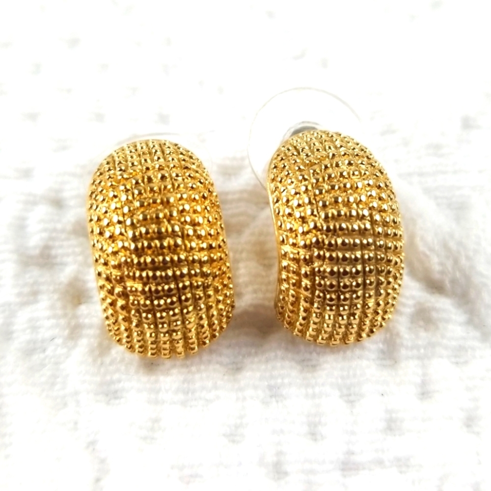 GOLDTONE EARRINGS